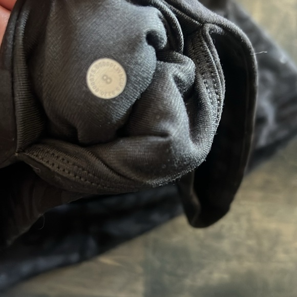 Lululemon size 8 joggers - Picture 4 of 4